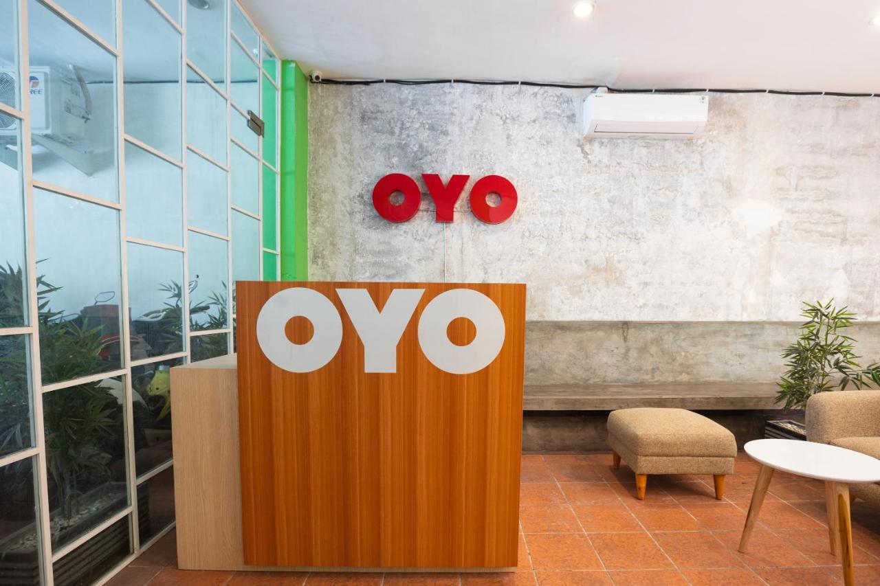 Отель Oyo Flagship 1575 Urban 18 Сурабая Экстерьер фото